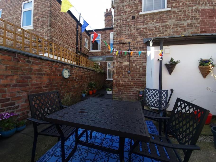 Gorgeous Edwardian Terrace In Old Trafford Manchester Exterior foto